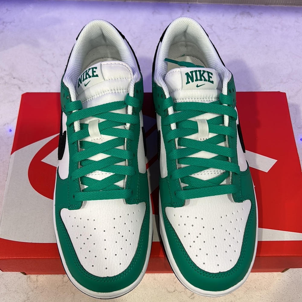 Nike Dunk Low - Picture 2 of 5